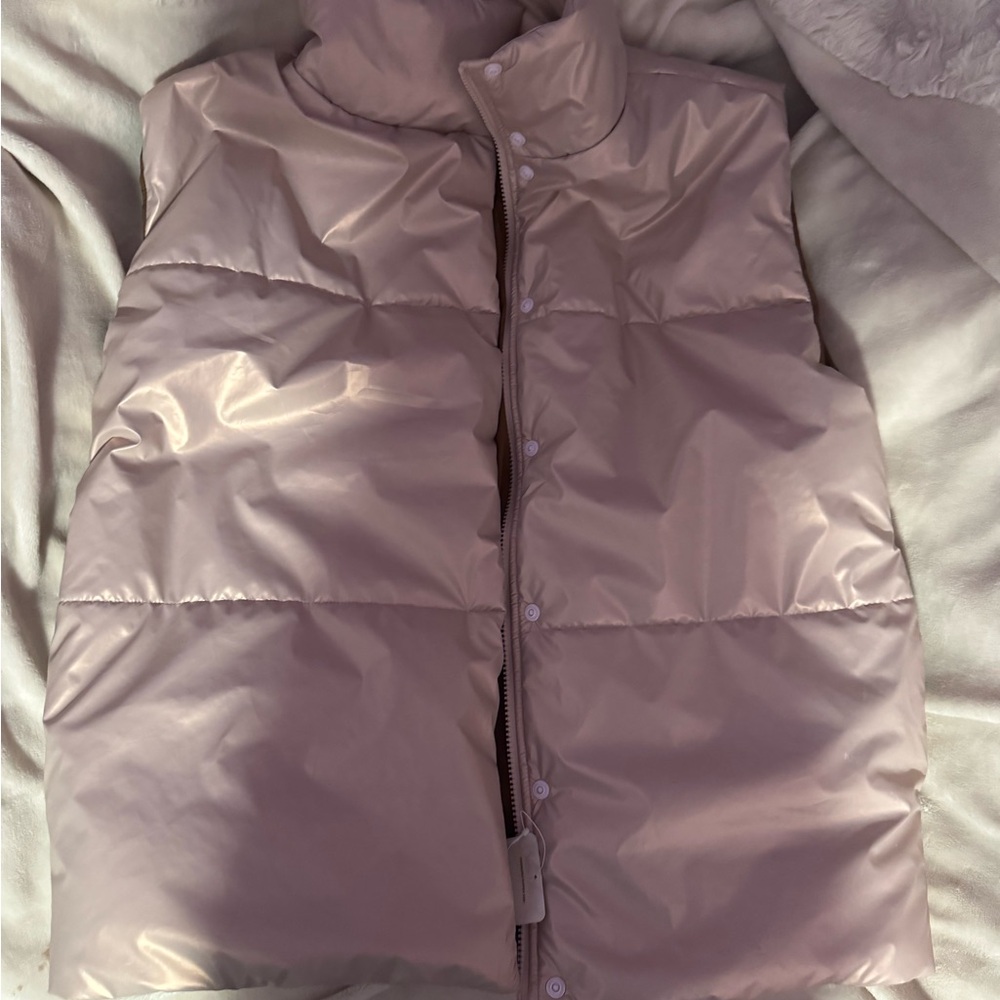 NWT Fabletics Metallic rose gold Puffer Vest - Picture 3 of 6